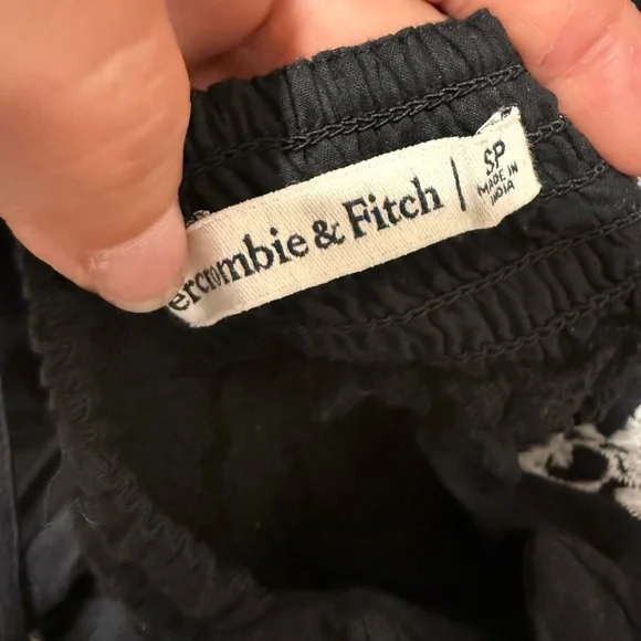 Elegant Black and White Floral Maxi Dress - Picture 4 of 5